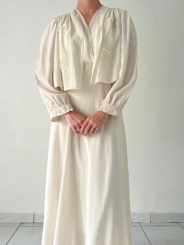 Handmade1930's Off White Silk Slip and Jacket Set with Bow and Fan Embroidery