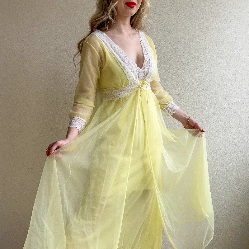 Darling 1960s Pale Yellow Chiffon Nightgown With Bed Jacket (S/M)